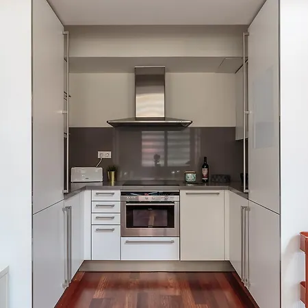 Modern And Trendy Duplex Next To Paseo De Gracia 巴塞罗那
